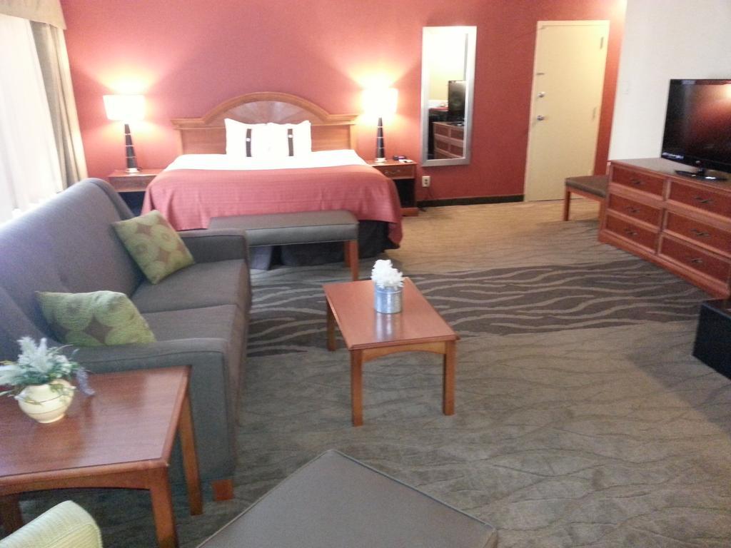 Holiday Inn Shreveport Downtown By Ihg Room photo